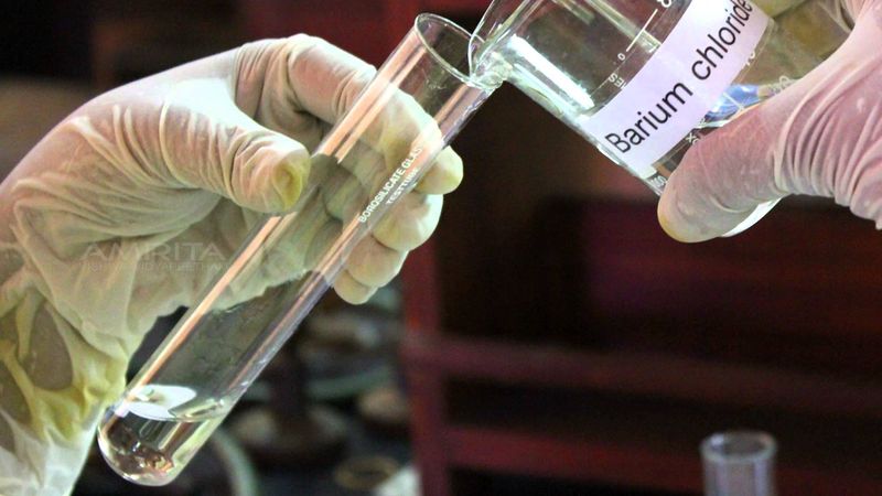 File:Chemist Barium Chloride.jpg
