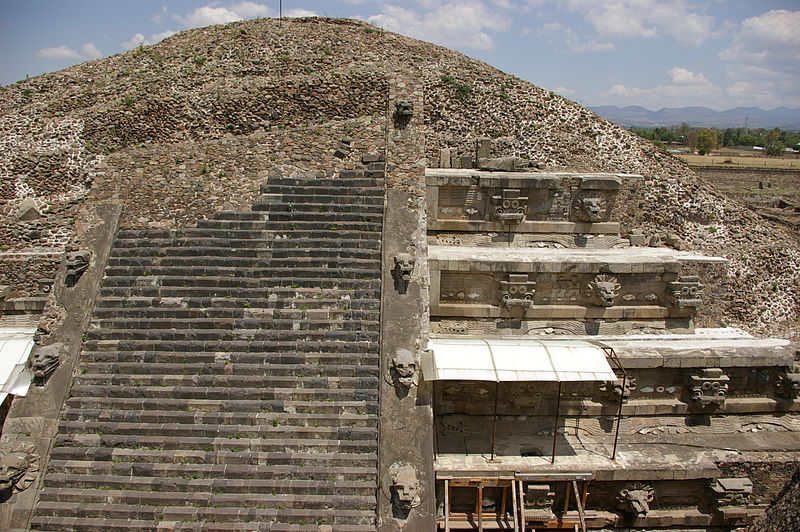 File:Temple of Teotihaucan.jpg