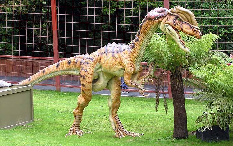 File:Dilophosaurus.jpg