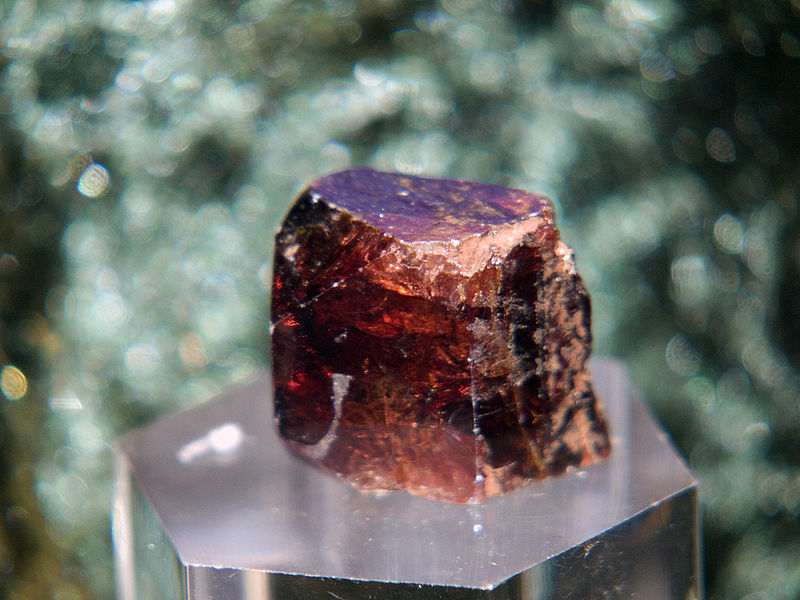 File:Zirkon-P1120644.jpg