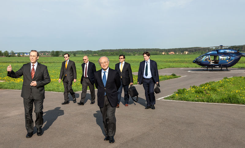 File:Flerovium Scientists.jpg