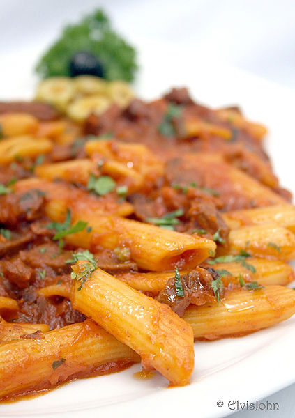 File:Penne Beef Pasta.jpg