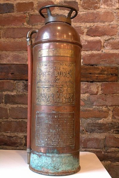 File:Old fire extinguisher.jpg