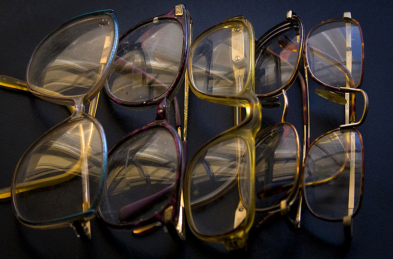 File:Glasses.jpg