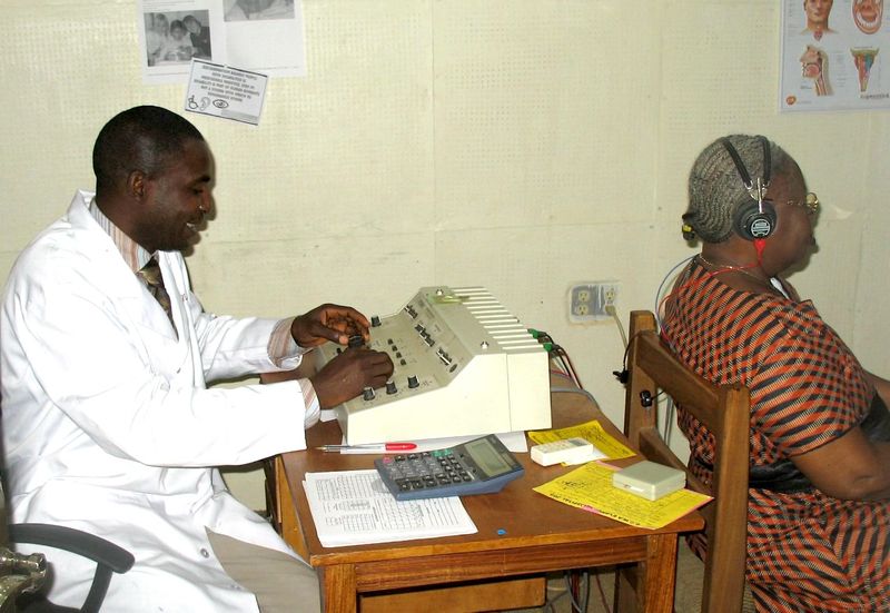 File:Audiometry test.jpg