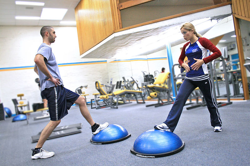 File:Personal trainer.jpg