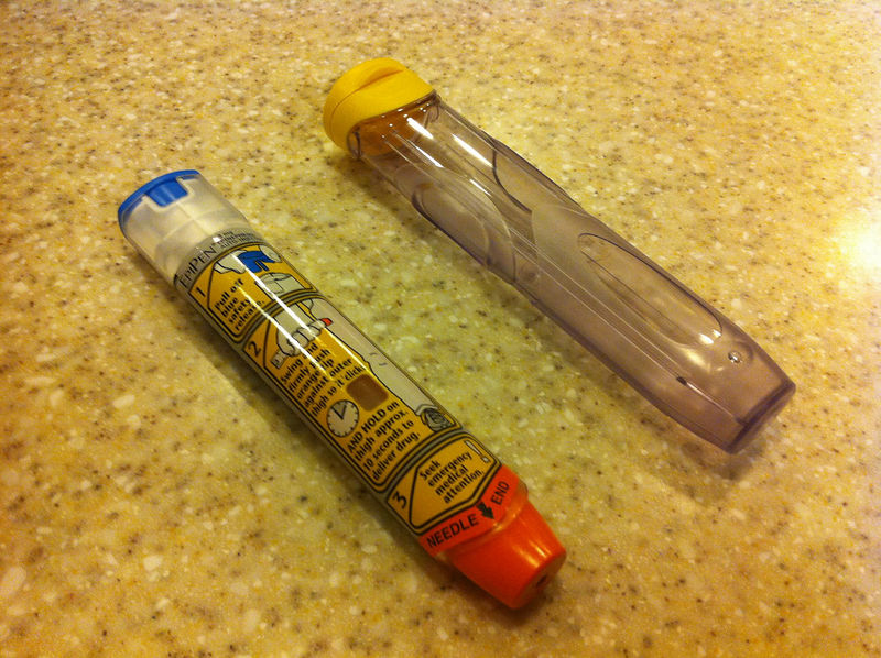 File:Epi Pen.jpg